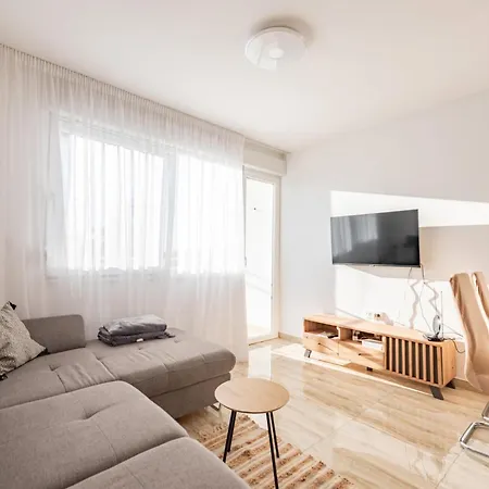 Gorgeous In With Kitchen Apartament